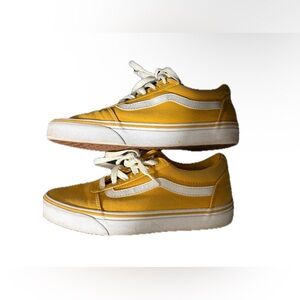 Women’s Sz 8 Vans Sneakers